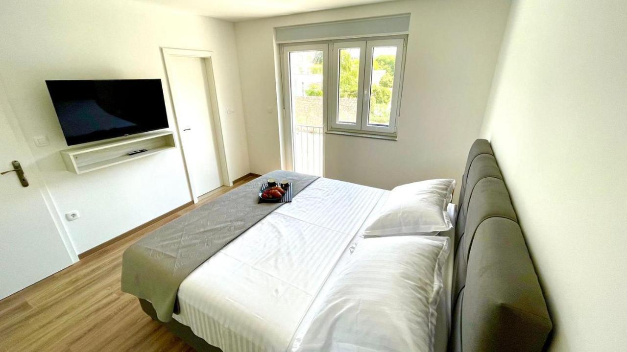 Studio Apartmani Kaja I Iva Sinj Exterior foto